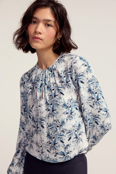 トップス cavori Lily Blouse Keyhole Blouse - Blue Lily – Charlotte Brody