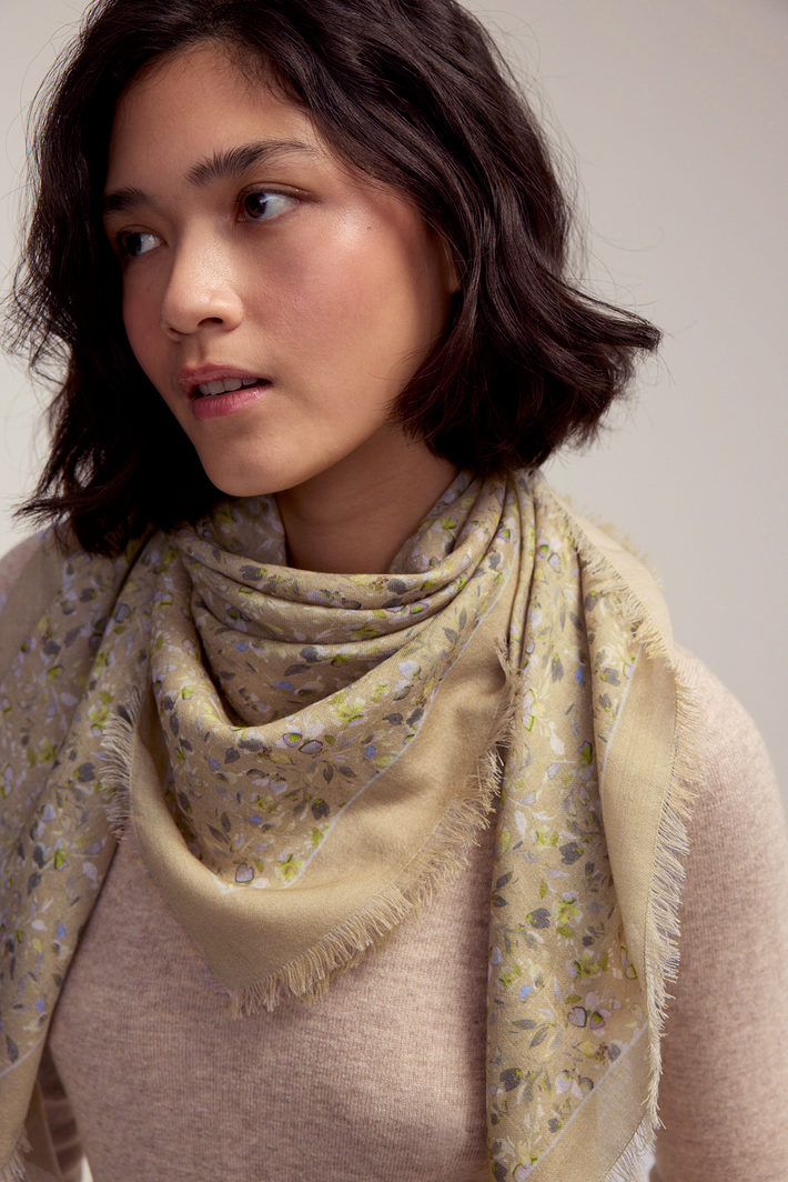 Merino Square Scarf - Beige Flores